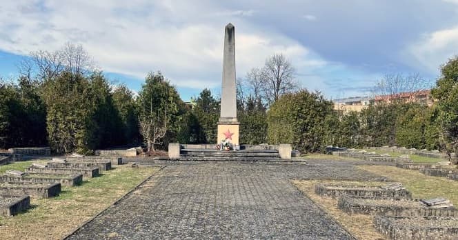 памятник.jpg