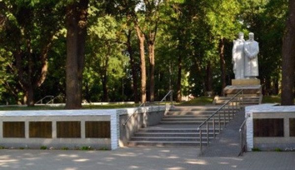 памятник.jpg
